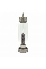 Szklana butelka na wodę z obeliskiem z ametystu