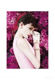 Audrey Hepburn Kwiaty - plakat premium 60x80 cm