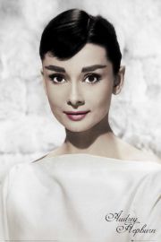 Audrey Hepburn w Bieli - plakat 61x91,5 cm